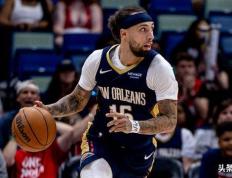 罚款2000美元，NBA对阿尔瓦拉多处以罚款，原(yuán)因是他假摔(shuāi)