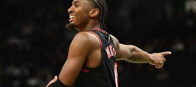 带傷(shāng)作战砍54分，76人队泰瑞斯·马克西惊艳表现更显不(bù)可思议