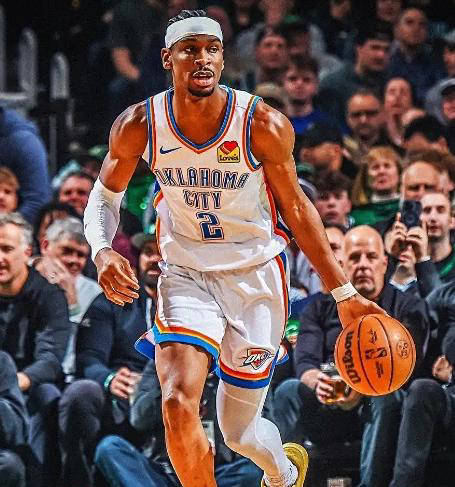 新赛季俄克拉(lā)荷(hé)馬(mǎ)雷霆队朝着冲击总冠军目标前(qián)进,年轻实力不断提升