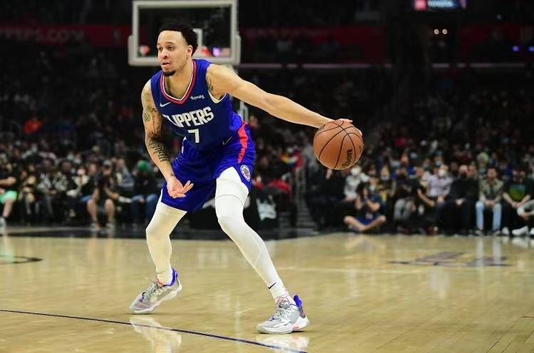 NBA:杨瀚森首秀对手(shǒu)确定,雄鹿签约射手(shǒu),湖人賽(sài)程出爐(lú)