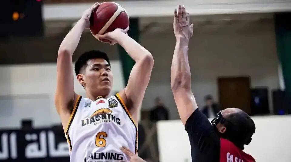 雪上加霜！杨鸣两位“手下”遭禁赛，辽篮奪(duó)冠功勋重返NBA