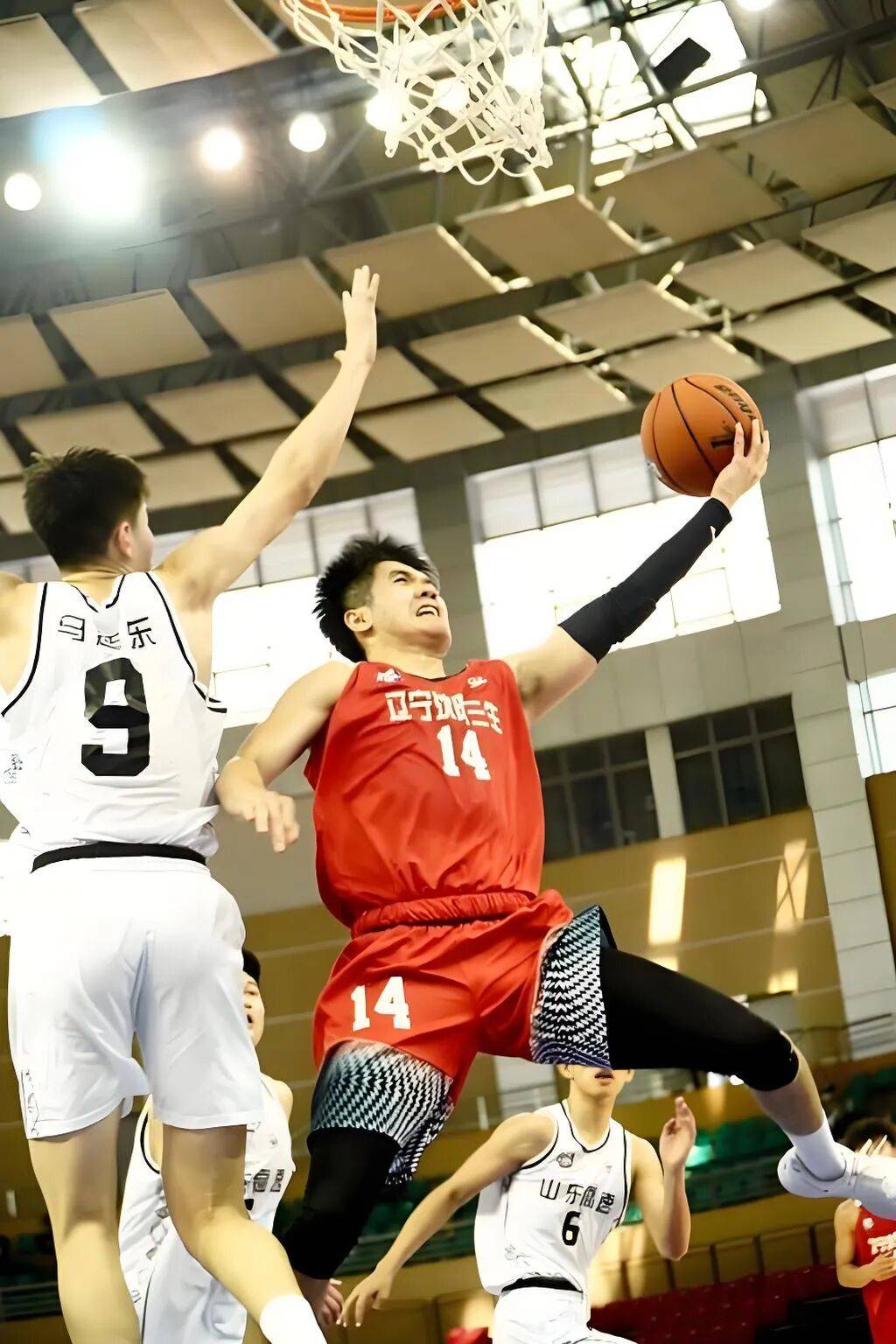 雪上加霜！杨鸣两位“手下”遭禁赛，辽篮奪(duó)冠功勋重返NBA