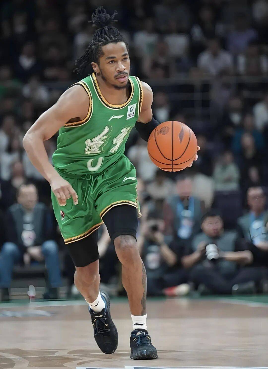 雪上加霜！杨鸣两位“手下”遭禁赛，辽篮奪(duó)冠功勋重返NBA