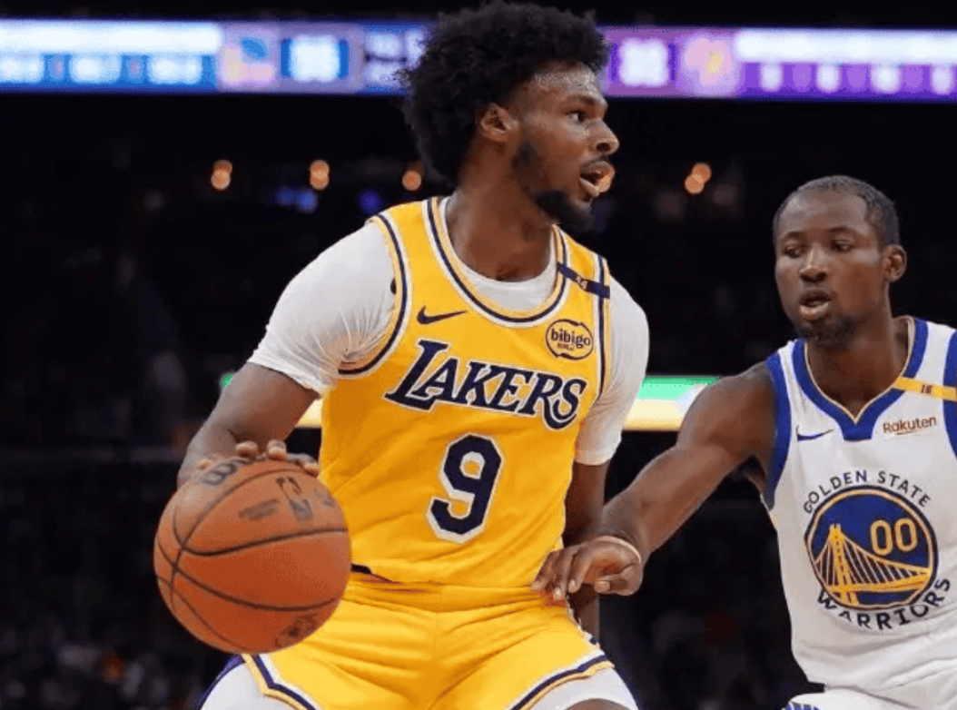 完(wán)成单臂补扣!布朗尼兩(liǎng)场季前赛表(biǎo)现低迷(mí),还能打NBA吗?