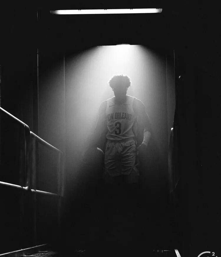 首秀惊艳！锡安三分(fēn)球高效命中率，NBA冠(guān)军后卫普尔表现平(píng)平(píng)