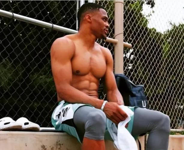 NBA这5位铁人(rén)伤病难以侵擾(rǎo),超越伤病成就传奇