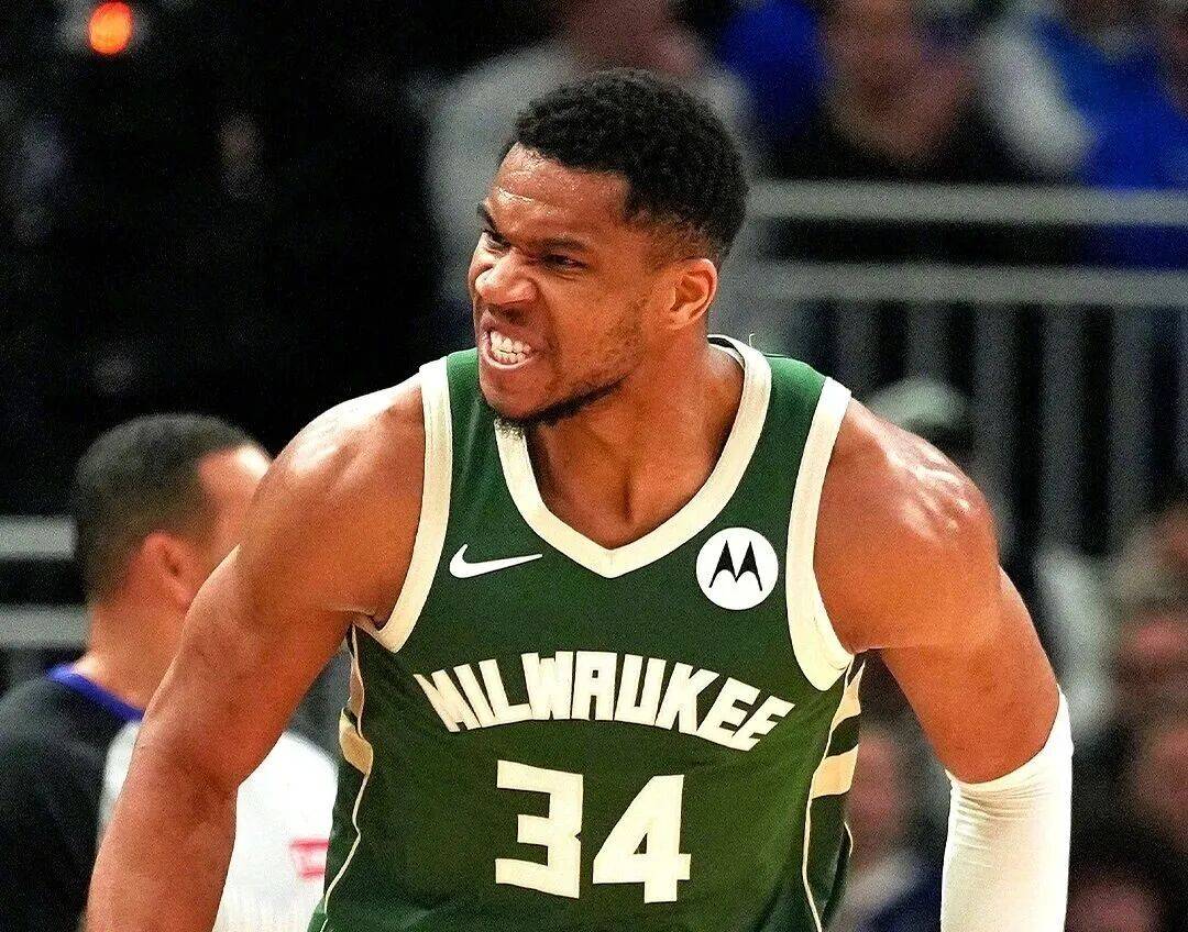 雄(xióng)鹿尼(ní)克斯曾討(tǎo)论字母哥交易！雄(xióng)鹿对字母哥也是够可以了！