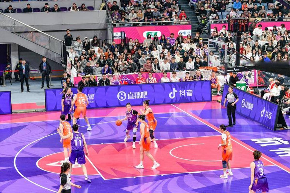 NBA獨(dú)家赛事黑白体育(yù)直播免費(fèi)观看，篮球(qiú)盛宴不容错过