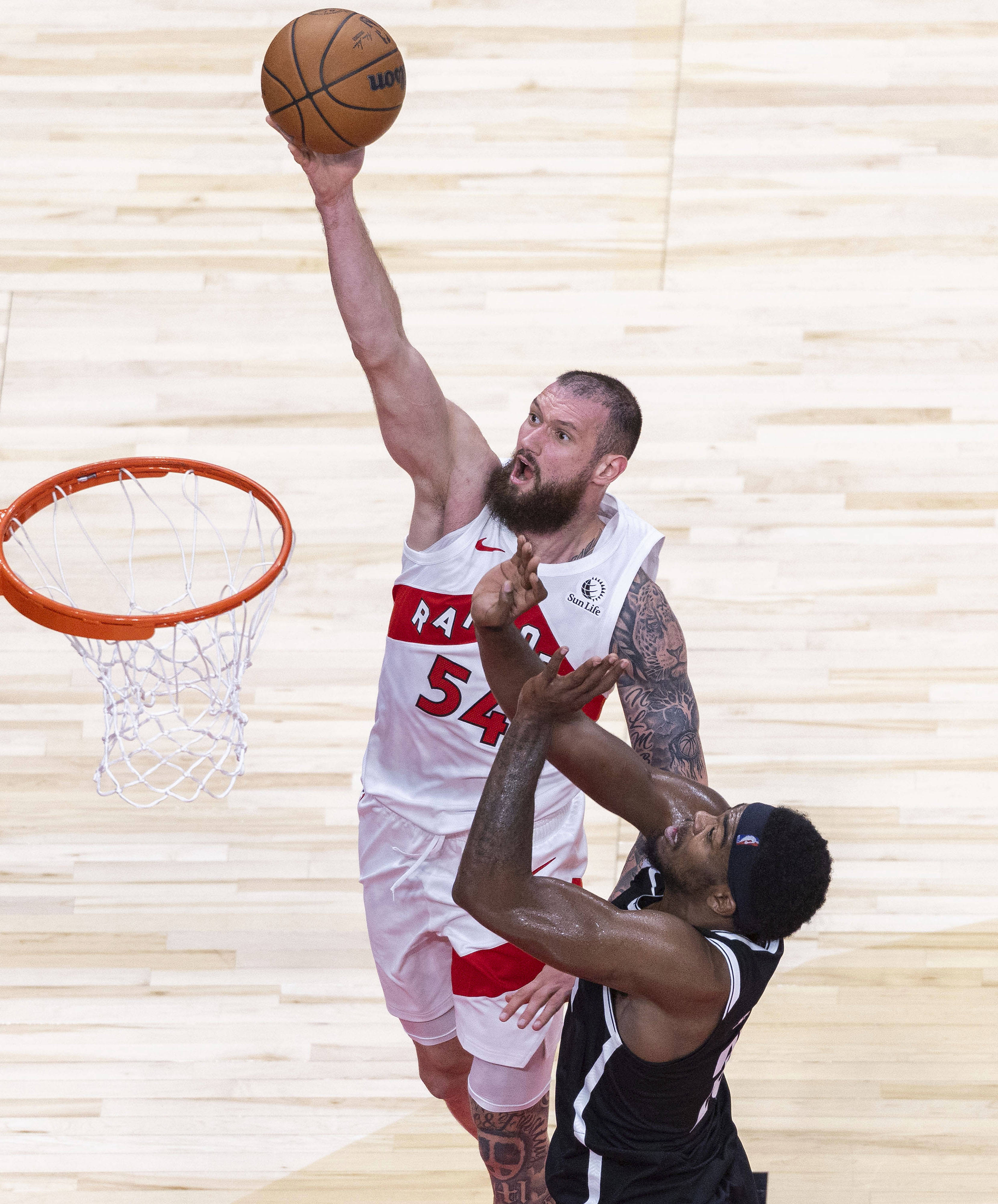 （体育）篮球——NBA季前赛：猛龙胜篮网