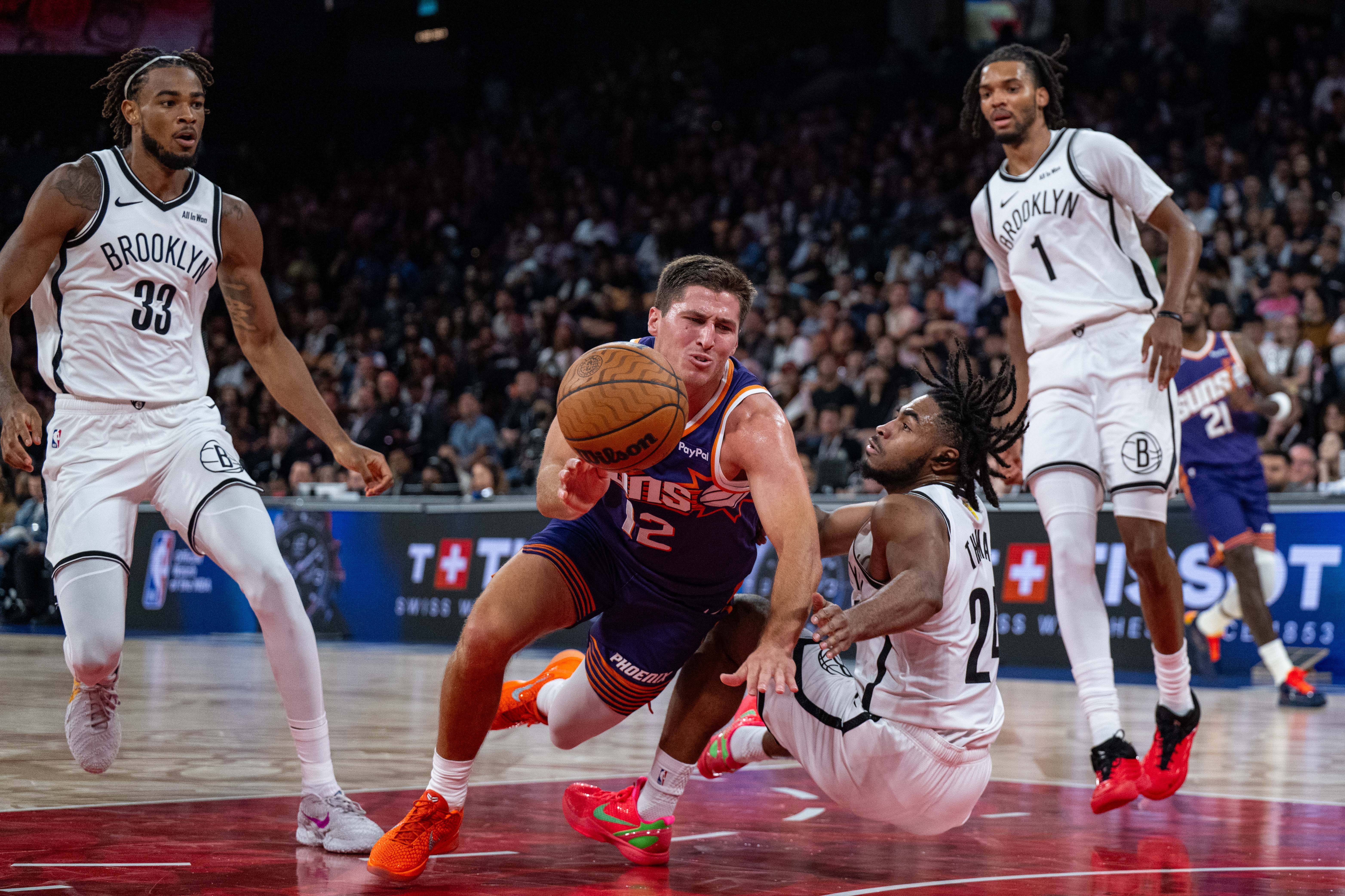 (体育)籃(lán)球——NBA季前(qián)赛:太阳胜籃(lán)网