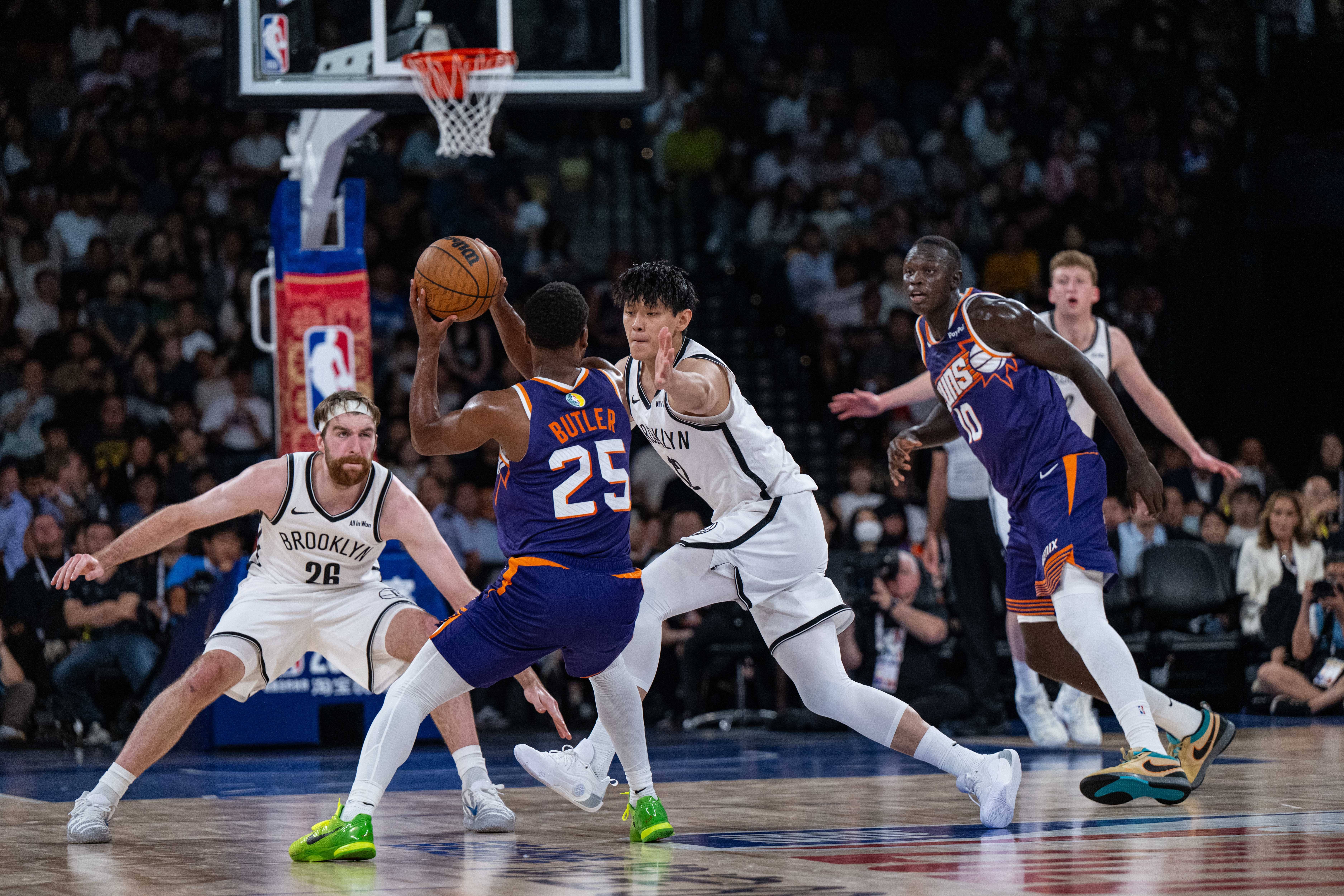 (体育)籃(lán)球——NBA季前(qián)赛:太阳胜籃(lán)网