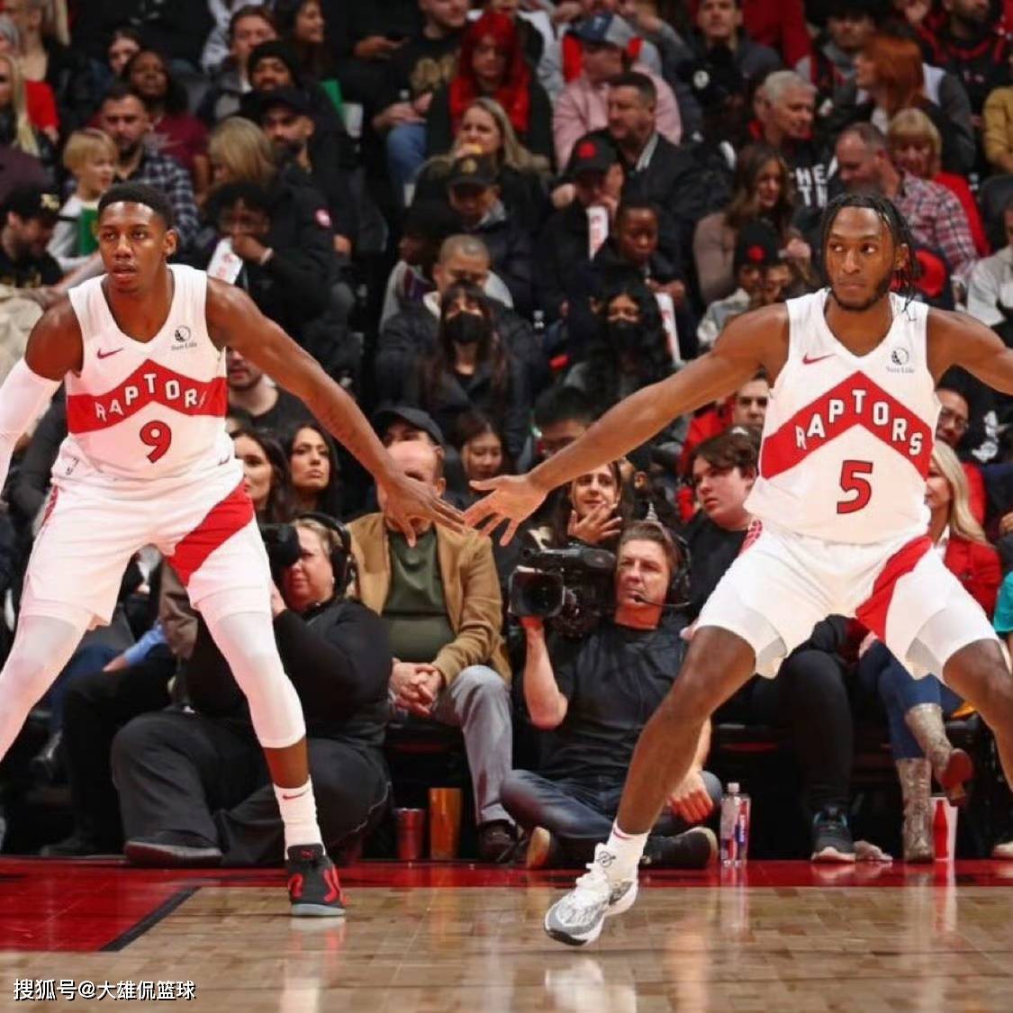 美媒提(tí)议灰熊6换2，拿下巴雷特，顶替德斯蒙德贝恩(ēn)