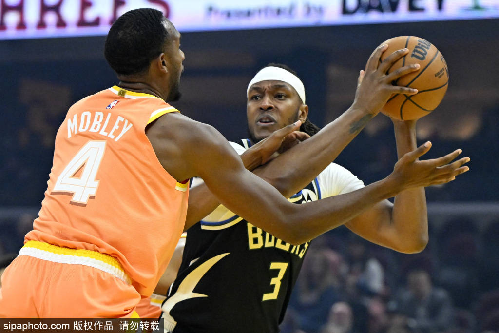 骑士因让多诺萬(wàn)-米切尔与埃文-莫布利轮休违反球员出场政策被罚10萬(wàn)美元