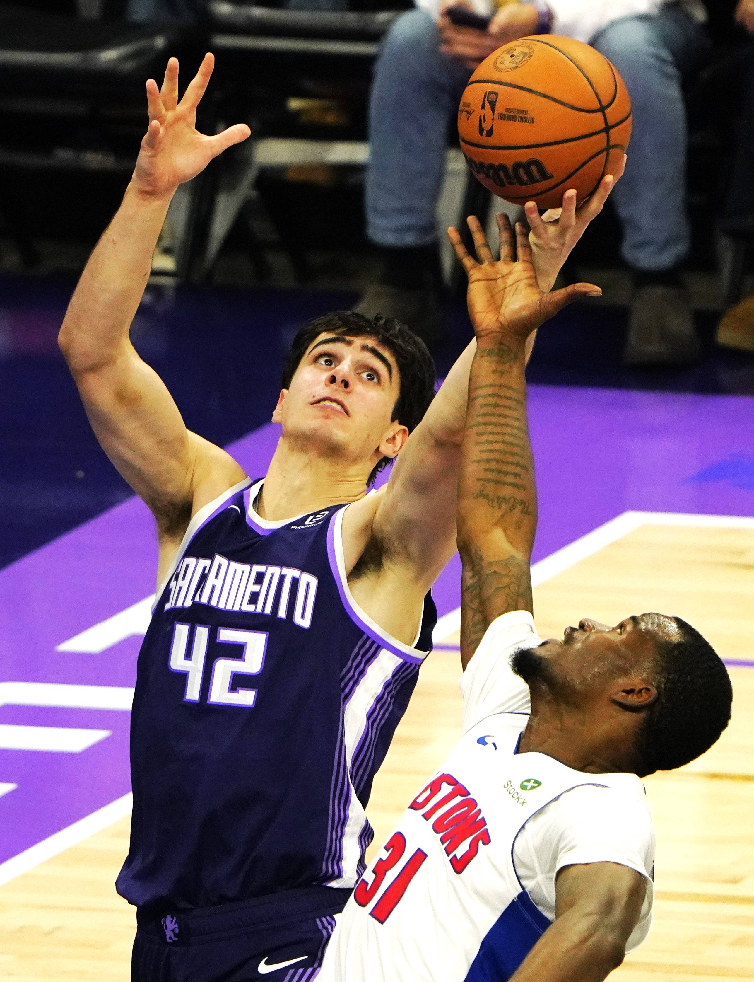 （体育）篮球——NBA常规赛：国王不敌活(huó)塞