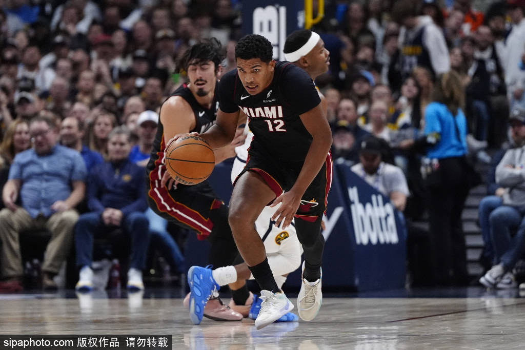 掘(jué)金主(zhǔ)场大胜勇士，贾马尔·穆雷展现全明星风采