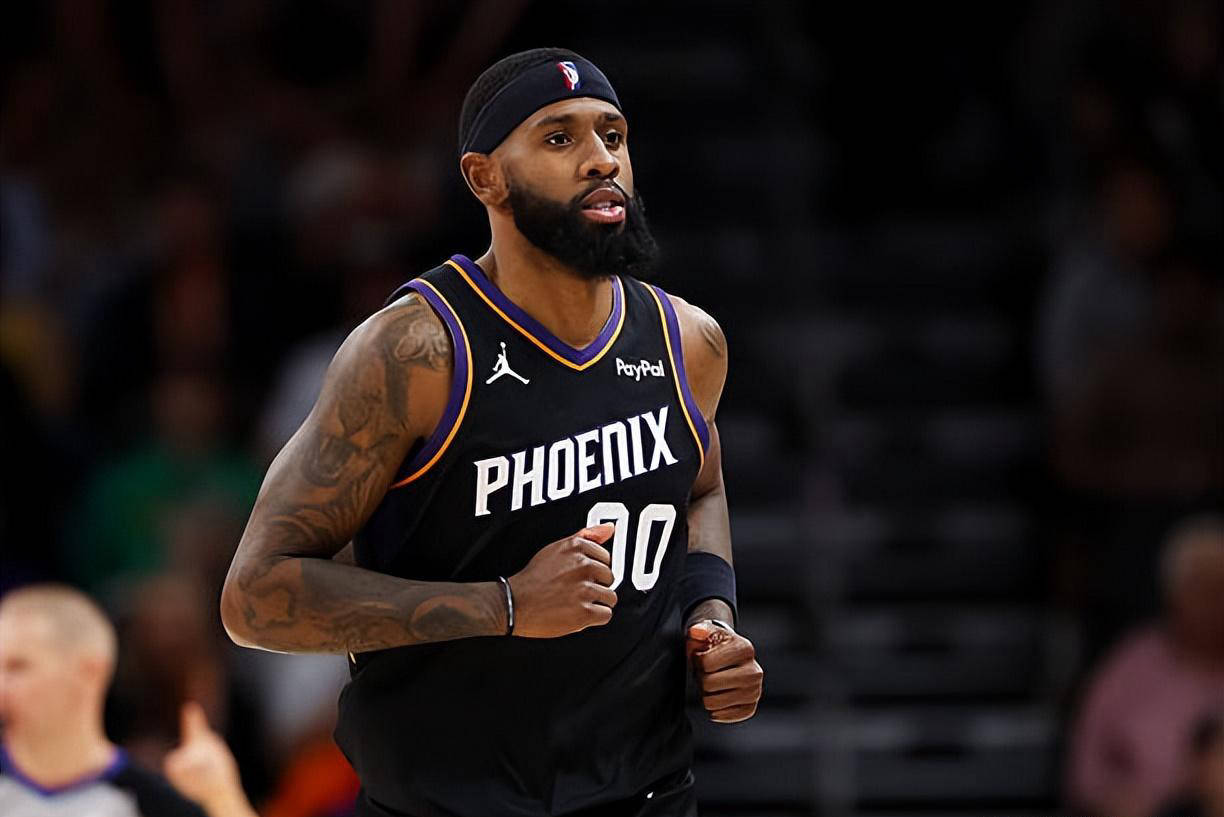 太阳鋒(fēng)线大將(jiāng)轻松碾压湖人，洛杉矶队问题暴露无遗？